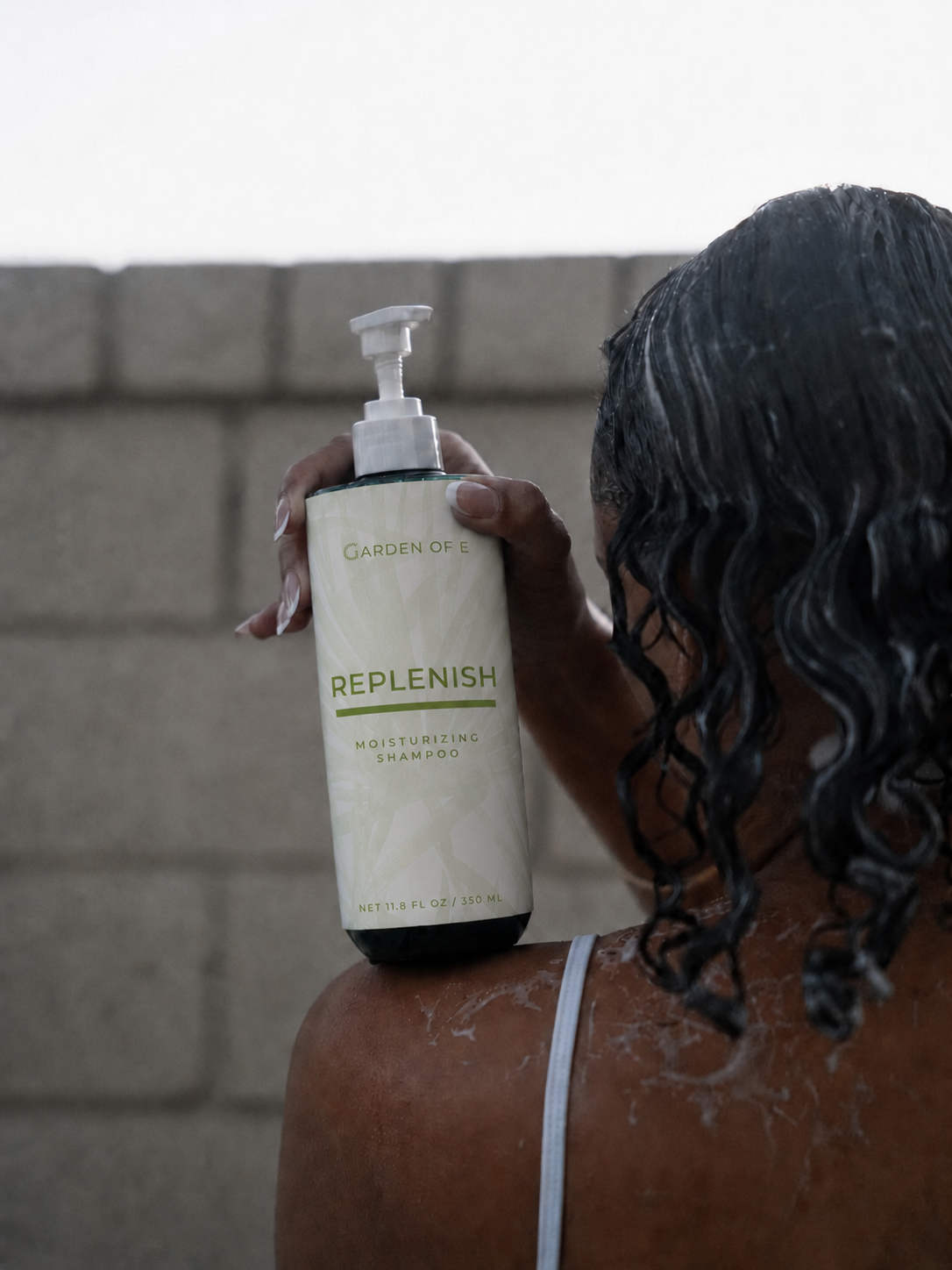 Replenish moisturizing shampoo